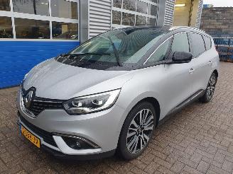 krockskadad bil auto Renault Scenic 1.3 TCe Initiale Paris Automaat 2019/10