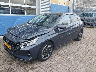 krockskadad bil auto Hyundai I-20 1.0 T-GDI Premium Hybrid 2021/10