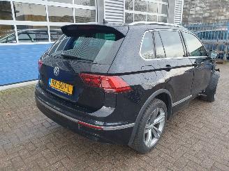 Volkswagen Tiguan 1.4 TSI Comfortline Business R-line picture 5