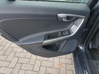 Volvo V-60 2.4 D6 AWD Plug-In Hybrid Summum picture 25