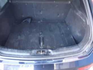 Volvo V-40 2.0 D2 Kinetic Automaat picture 26