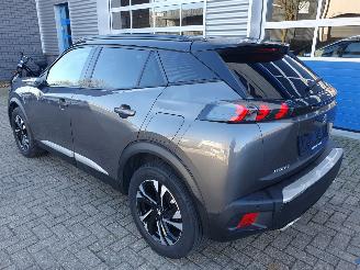 Peugeot 2008 1.2 GT-Line Automaat picture 3