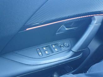 Peugeot 2008 1.2 GT-Line Automaat picture 19