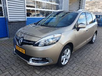 skadebil auto Renault Grand-scenic 1.2 TCe R-Cinéma 2014/8