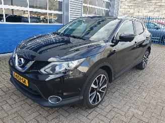 Damaged car Nissan Qashqai 1.2 Connect Edition 2015/11
