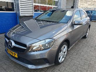 damaged passenger cars Mercedes A-klasse 180 Prestige Automaat 2016/8
