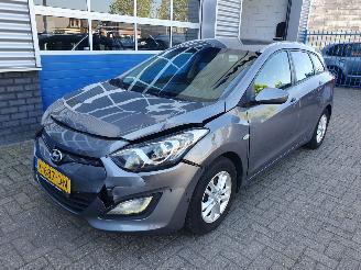krockskadad bil auto Hyundai I-30 1.6 GDI Go! 2014/12