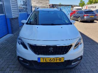 Peugeot 2008 1.2 PureTech Blue Lion picture 8