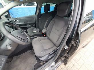 Renault Clio 0.9 TCe Limited picture 14