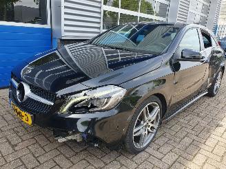 krockskadad bil auto Mercedes A-klasse Automaat 180 Business Solution AMG 2018/4