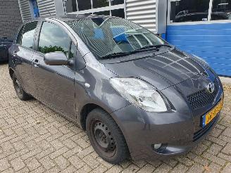 Toyota Yaris 1.3 VVTi Terra schadevrij picture 7