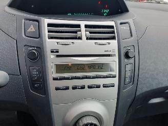 Toyota Yaris 1.3 VVTi Terra schadevrij picture 19