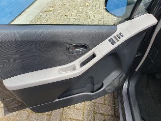 Toyota Yaris 1.3 VVTi Terra schadevrij picture 12