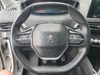 Peugeot 3008 1.2 PureTech Allure picture 22