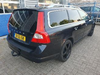 Volvo V-70 2.5T Summum Automaat picture 6