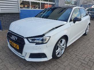 krockskadad bil auto Audi A3 35 TFSI S edition Automaat Sportback 2019/10