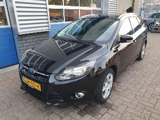 Coche accidentado Ford Focus 1.0 EcoBoost Trend schadevrij 2012/11