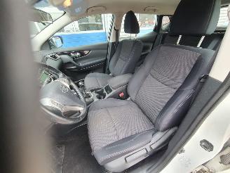 Nissan Qashqai 1.5 dCi Connect Edition picture 16