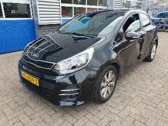 skadebil auto Kia Rio 1.2 CVVT ExecutiveLine 2015/10