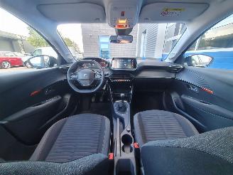 Peugeot 208 1.2 PureTech Active Pack picture 18