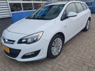skadebil auto Opel Astra SPORTS TOURER 1.6 Edition 2015/4