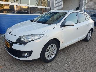 uszkodzony samochody osobowe Renault Mégane Estate 1.5 dCi Collection 2013/12