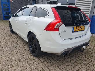 Volvo V-60 2.4 D5 Twin Engine R-Design Automaat Hybrid picture 3