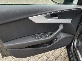 Audi A4 Avant 2.0 TDI Sport S line edition picture 12