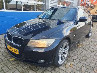 Vaurioauto  passenger cars BMW 3-serie 318d Corporate Lease High Executive Automaat Schadevrij 2011/1