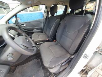 Renault Clio Estate 0.9 TCe Expression picture 11