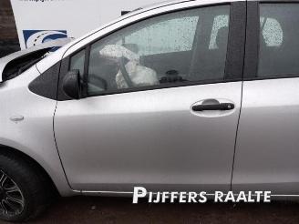 Toyota Yaris Yaris II (P9), Hatchback, 2005 / 2014 1.33 16V Dual VVT-I picture 10