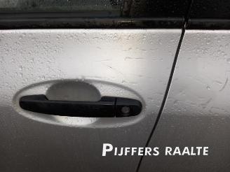 Toyota Yaris Yaris II (P9), Hatchback, 2005 / 2014 1.33 16V Dual VVT-I picture 11