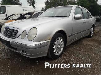 Mercedes E-klasse E (W210), Sedan, 1995 / 2002 2.7 E-270 CDI 20V picture 2