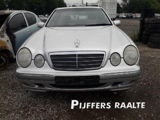 Mercedes E-klasse E (W210), Sedan, 1995 / 2002 2.7 E-270 CDI 20V picture 3