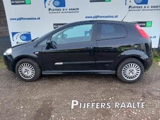 Vrakbiler auto Fiat Grande Punto Grande Punto (199), Hatchback, 2005 1.4 16V 2006/5