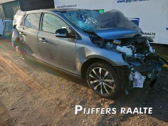 Volvo V-40 V40 (MV), Hatchback 5-drs, 2012 / 2019 1.5 T3 16V Geartronic picture 2