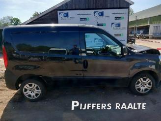 Coche siniestrado Fiat Doblo Doblo Cargo (263), Van, 2010 1.3 D Multijet 2017/7