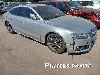 Coche siniestrado Audi A5 A5 (8T3), Coupe, 2007 / 2017 2.0 TDI 16V 2009/10
