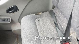 Opel Movano Movano (4A1; 4A2; 4B2; 4B3; 4C2; 4C3), Van, 1998 / 2010 2.5 CDTI 16V DPF picture 9