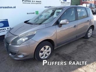 Vrakbiler auto Renault Scenic Scenic III (JZ), MPV, 2009 / 2016 1.5 dCi 105 2010/7