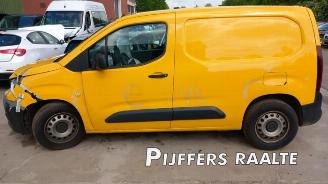 Vrakbiler auto Peugeot Partner Partner (EA//EF/EN/EU), Van, 2018 1.5 BlueHDi 130 2019/9