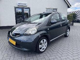 Toyota Aygo 1.0-12V + 5.drs airco N.A.P NL AUTO 2008/9