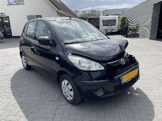 damaged passenger cars Hyundai I-10 1.1 Pure airco 2009/2