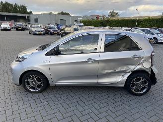 Kia Picanto 1.0 CVVT DynamicLine N.A.P NL AUTO picture 6