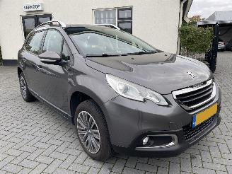 Schadeauto Peugeot 2008 1.2 PureTech Blue Lion N.A.P PRACHTIG!!! 2016/2