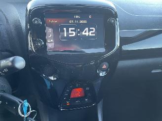 Peugeot 108 1.0 e-VTi Allure N.A.P NL AUTO PRACHTIG!!!! picture 9