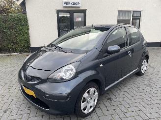 skadebil auto Toyota Aygo 1.0-12V + N.A.P NL AUTO PRACHTIG!!! 2007/5