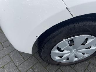 Toyota Yaris 1.0 VVT-i Aspiration N.A.P NL AUTO PRACHTIG!!! picture 18