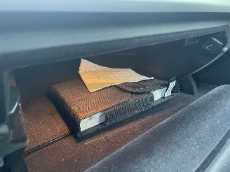 BMW 3-serie 318i Executive AUTOMAAT N.A.P NL AUTO PRACHTIG!!! picture 15