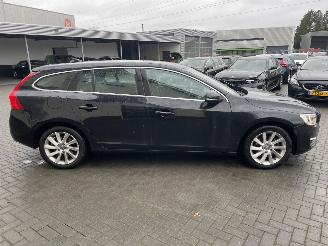 Volvo V-60 1.6 D2 Summum AUTOMAAT N.A.P NL AUTO PRACHTIG!!!! picture 5